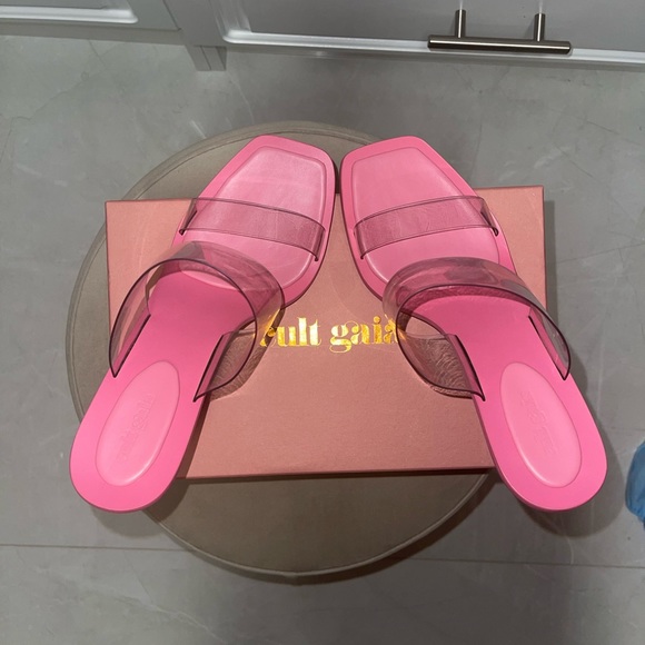 Size 42 - Picture 4 of 7